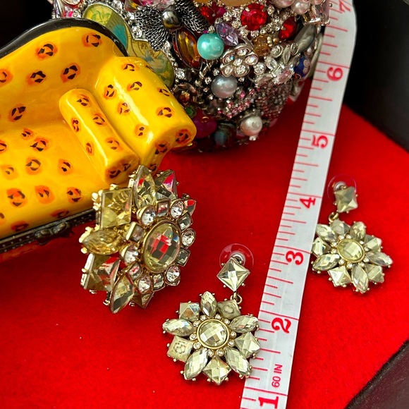 NIB Avon Brooch & Earrings Set - Picture 5 of 8